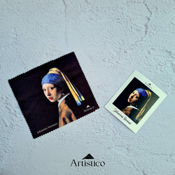 دستمال عینک دختری با گوشواره های مروارید / ورمیر( Artistico)