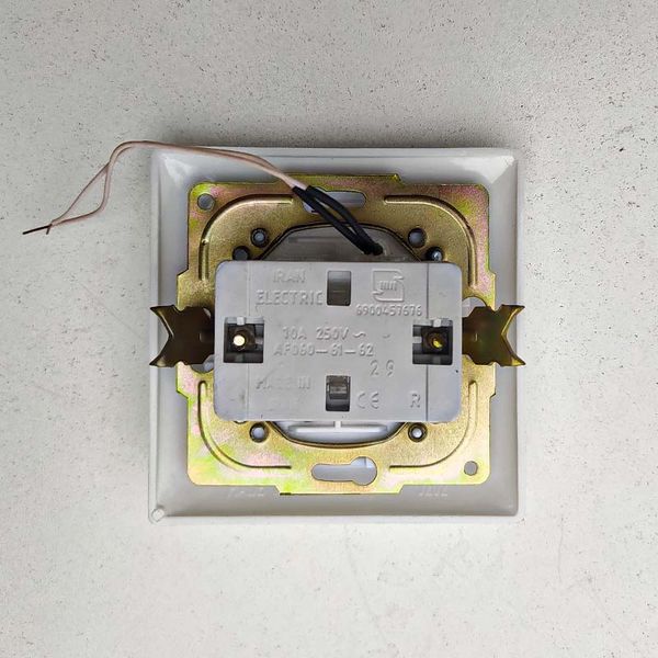 کلید تک پل ایران الکتریک مدل الیزه بسته دو عددی