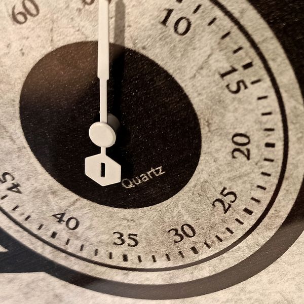 ساعت دیواری گارنت کد 5239*86