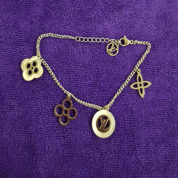 دستبند زنانه طرح گل و دایره