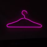 چراغ نئونی دیواری طرح گیره لباس