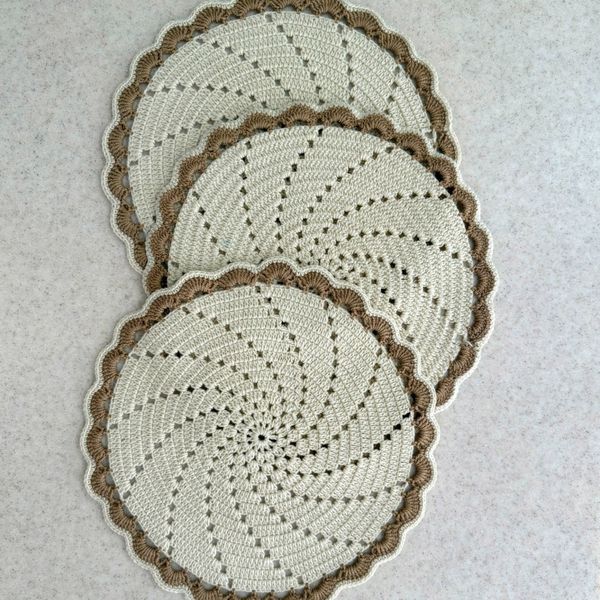 زیر بشقابی دستبافت شاهو مدل Avenelle