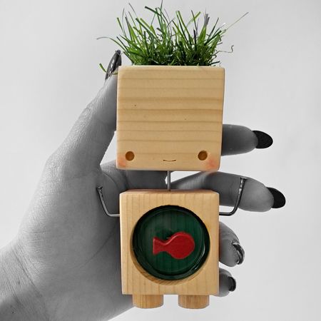 مجسمه چوبی مدل آدمک نوروز طرح ماهی و سبزه