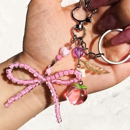 اکسسوری و آویز فانتزی کیف هلو