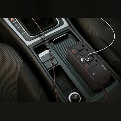 اینورتر خودرو 200 وات و شارژر فندکی فست شارژ ماشین تایپ‌سی گرین‌لاین GC-200
