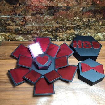 جعبه هدیه سوپرایز جادویی مشکی و قرمز آینه ای