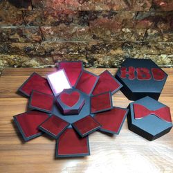 جعبه هدیه سوپرایز جادویی مشکی و قرمز آینه ای