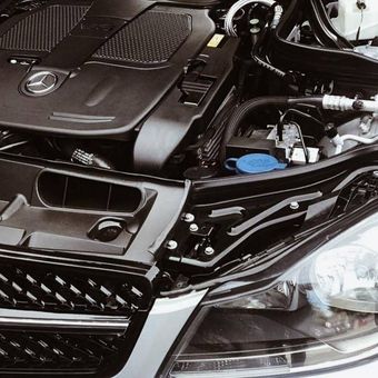 فروشگاه قطعات یدکی خودرو و موتور سیکلت