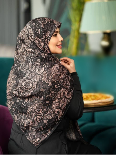 روسری ابریشم توییل کجراه قواره 140 مدل دیبا