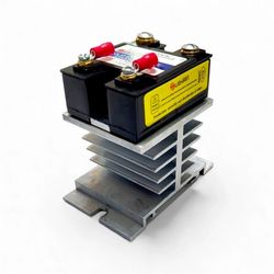 رله 100 امپر  هیت سینک دار با قابلیت استفاده در بارهای سلفی و موتوری مدل SSR AC TO AC