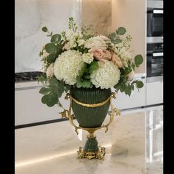 گلدان رومیزی برنزی مدل لاکچری پایه سنگ سبز