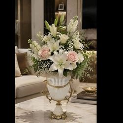 گلدان رومیزی برنزی مدل لاکچری پایه سنگ سفید