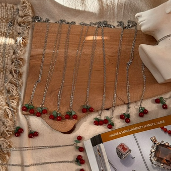 گردنبند گیلاسی