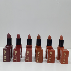 رژلب جامد . رژ جامد