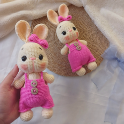 عروسک خرگوش بافتنی