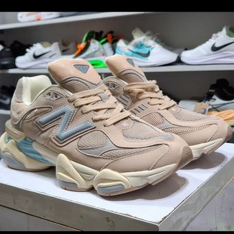 کتونی نیوبالانس 9060 کرم سایز  42 و 42/5