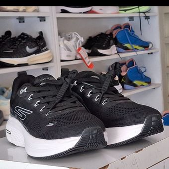 اسکیچرز مشکی