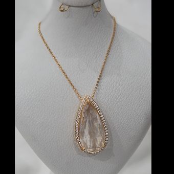 گردنبند اشکی زنانه نگین طلایی