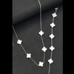 ست ونکلیف گل سفید پایه نقره ای استیل