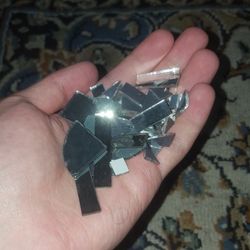 مقداری آینه برش خورده