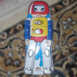 جامدادی فلزی برجسته نسبتا قدیمی طرح آدم آهنی