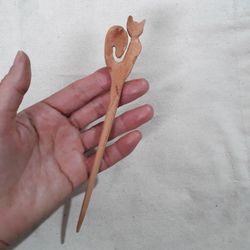 گیر موی زنانه چوبی طرح گربه (چوب چنار)