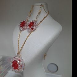 نیم ست گوشواره و گردنبند(پس کرایه)