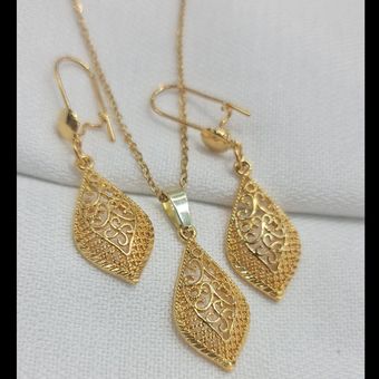 نیم ست زنانه طرح طلا